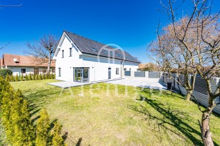 1L 2025_04_03_100698-HDR