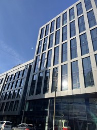 Spaces Prague Smichoff: má dokonalou vyhlídku na západ slunce 