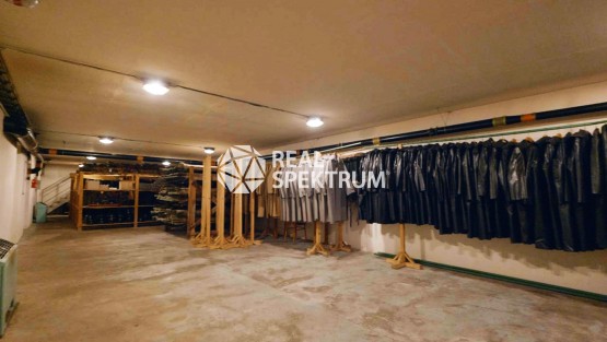 ADAMOV.00_00_54_45.Still006