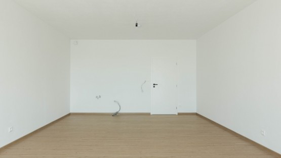 RS I FAMEROVO NAMESTI-99