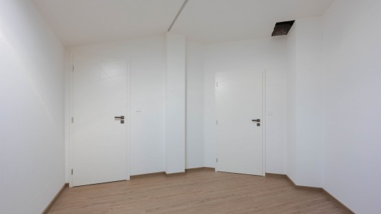 RS I FAMEROVO NAMESTI-64