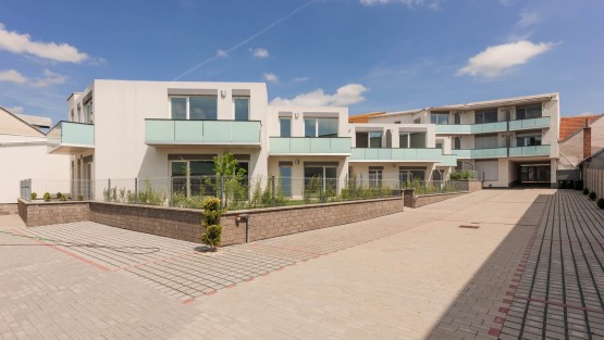 RS I FAMEROVO NAMESTI-121