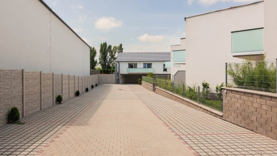 RS I FAMEROVO NAMESTI-130