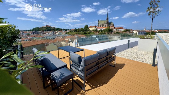 9 - SKYLIGHT X Fitness Terrace