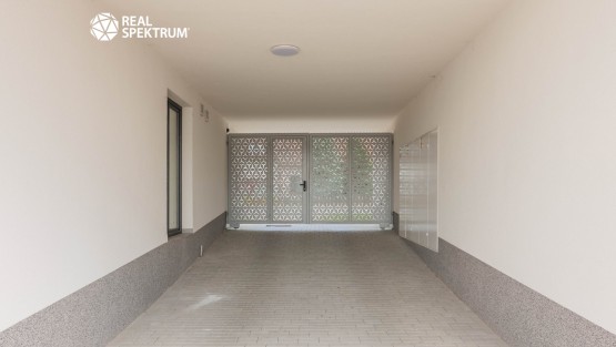 RS I FAMEROVO NAMESTI-129