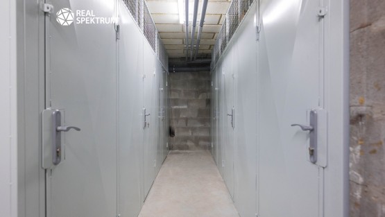 RS I FAMEROVO NAMESTI-146