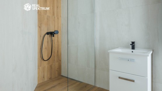 RS I FAMEROVO NAMESTI-20