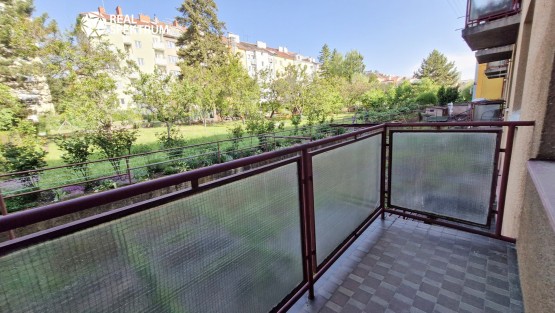 Tišnovská (9)