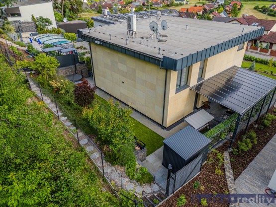 Michal Havlíček fotografie - KODEX reality - dům Na Vinici- DJI_20240616185019_0009_D