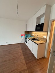 bc9894db-f25d-4d78-92f2-2cbbfc22be9a.jpg