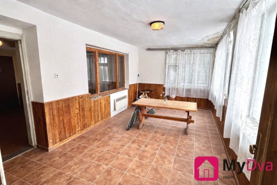 0F8421A7-2D53-48F0-9B68-892A7A8B5910