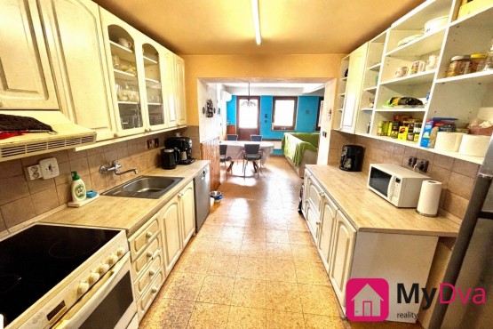 7A81894B-F66A-40CC-B257-D91328A60ED8