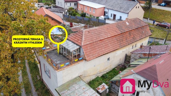 PROSTORNÁ TERASA S KRÁSNÝM VÝHLEDEM