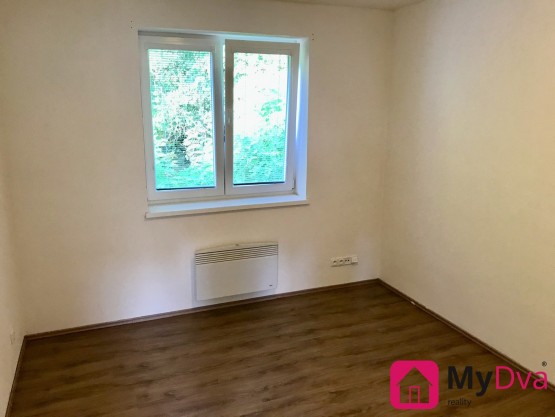 D8D163A3-ECB6-4437-B6E0-B840F5379B16