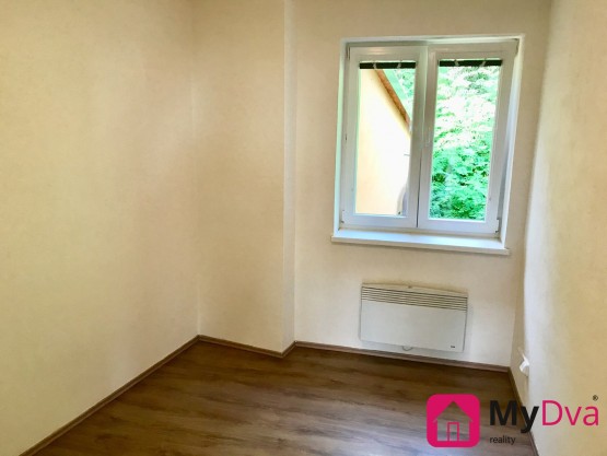 7F83CE8E-8A0D-4AEF-8EBF-AB3E86D5C432