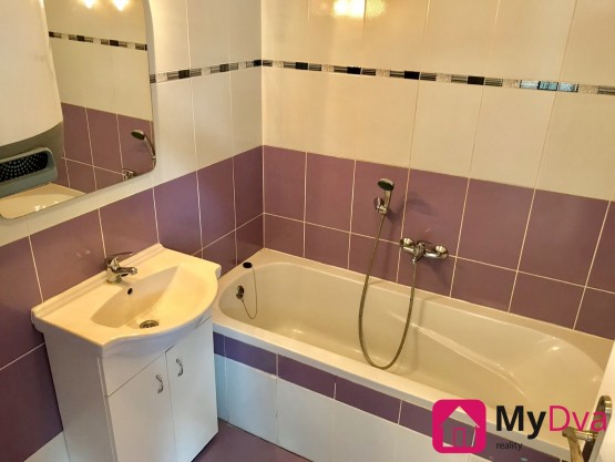 741C76C8-590C-4D4C-803A-FFC5FF3F8EEA