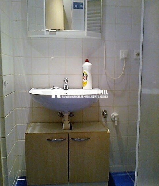 8C8ZjE
