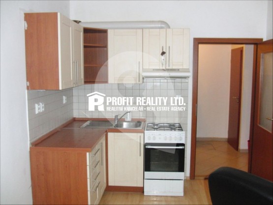 1446821707-btint-kuchyn-1