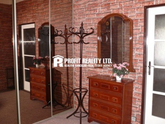 P10 Hostivař ul. Štěrboholská.jpg5