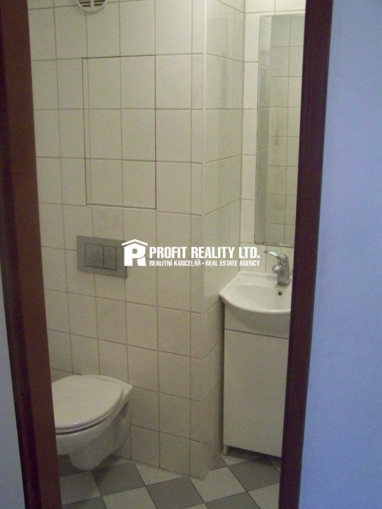 P9 Střížkov ul. Vansdorfská.jpg7