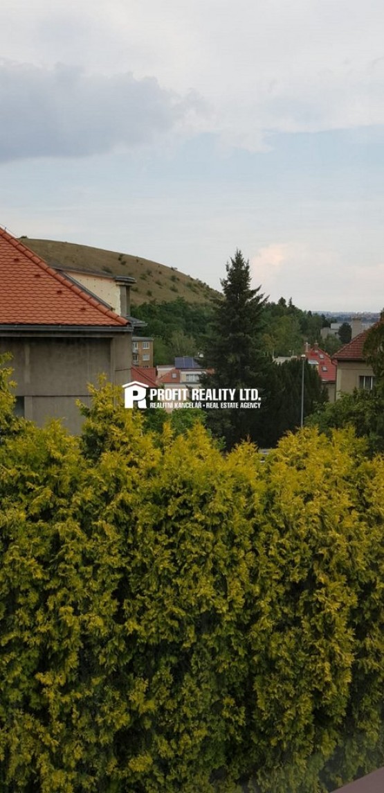 886240de-8d2c-4c3e-b270-a3e897c0ae3e