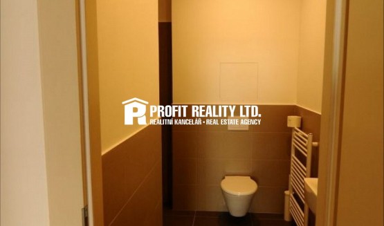 07b1b8098bab053bba6b54b63108a