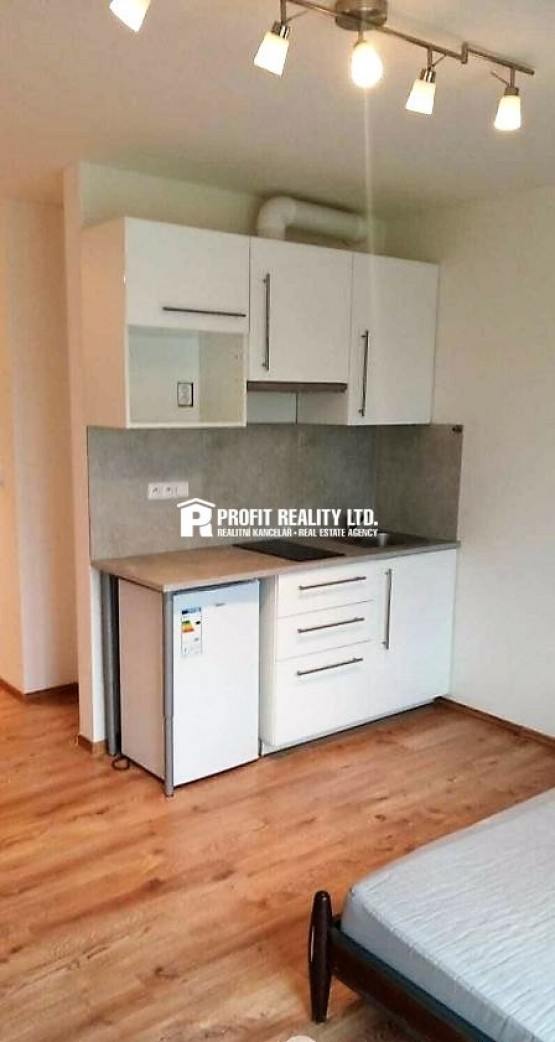 1606156257-lamawvswur