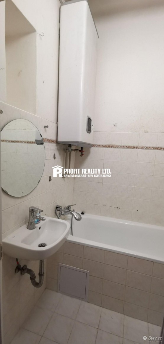 04_153618emKvSoGYby_b