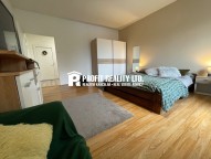 9C845F3F-B544-462C-8F5F-2CA3BF51DFFC