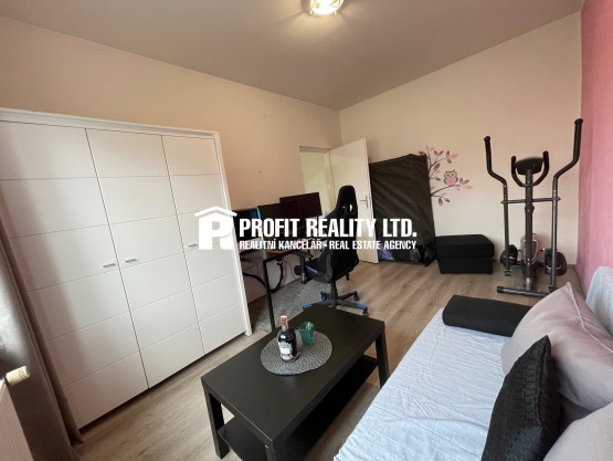 103078C5-F14C-42A1-AD16-69DFD3FADD92