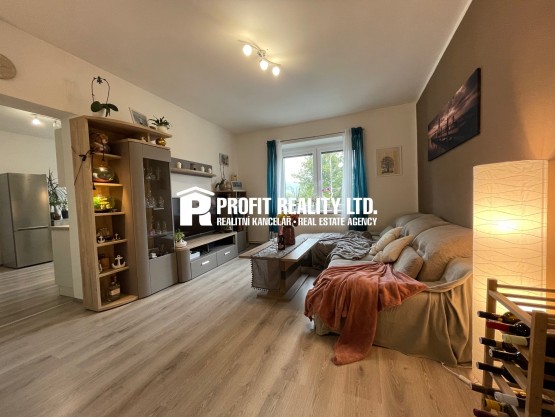 0A8BD682-A5CA-4E2C-8BB4-4C8840875F07