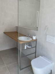 6 koupelna s WC