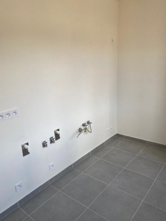 8 místo na kuchyňskou linku