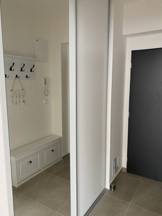 10 šatní skříň v předsíni