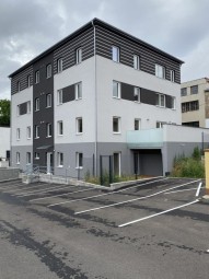 15 parkovací stání za domem