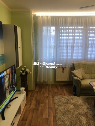 32D33CA7-364D-4FFD-B37C-8B23B428585B