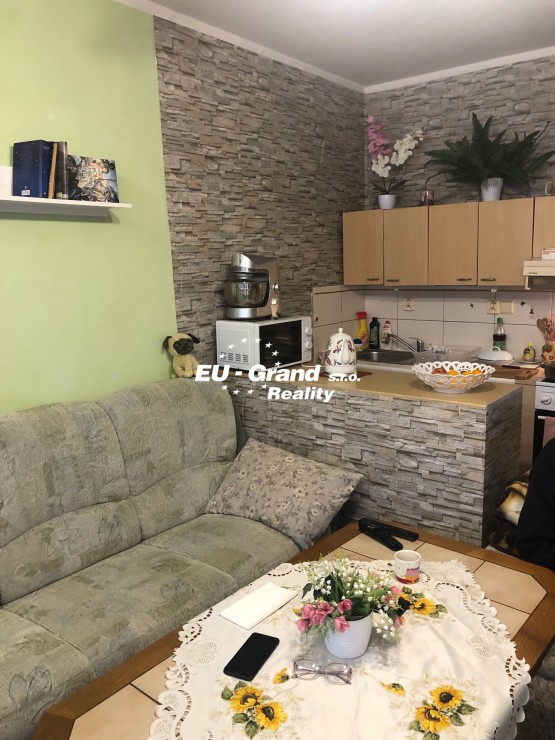 F3FFC11F-9A0B-48D2-AF46-ECD6E4E6A1B6