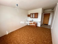 A9A6C0A5-A478-4B42-834D-C17EEBDEE449