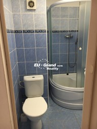 11F66EF5-E0CD-4805-AD61-07F0E0D59D19