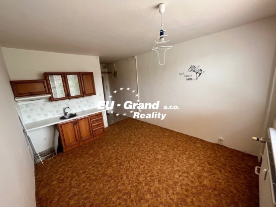 642F43A1-645B-4208-B1A7-BFD8E222460F