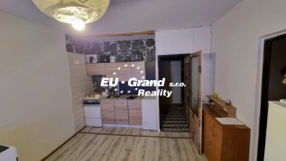 ea4a6f14-89bd-4d60-8af7-8386a755a953