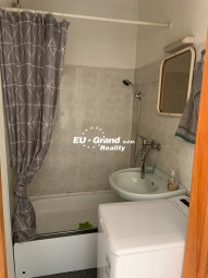 AD309E31-9414-46DA-A541-1AD1AECA39FA