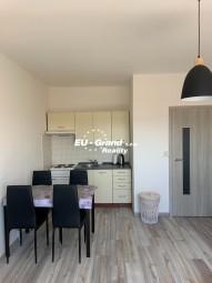 DD757768-DFE3-463A-9915-CE1FE8294956