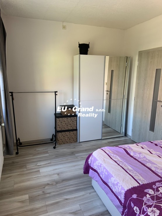 5458AEF7-BC82-40D2-ABBA-B9822C32DDC9