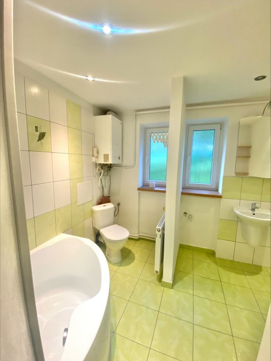 E0E9016F-C364-49AE-9019-A1F29843E5D9