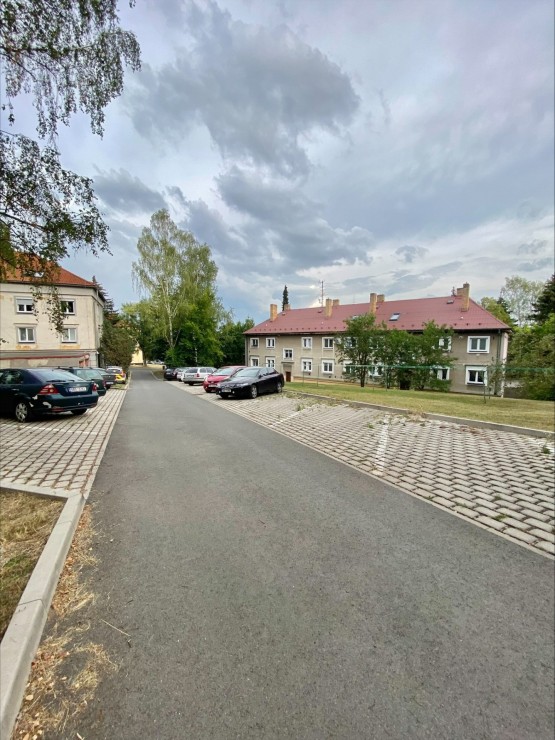 EF606E6E-CEAB-4A9C-941D-95A77B7ED3A6