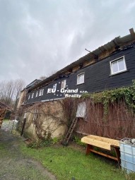 received_1042793646843062-1