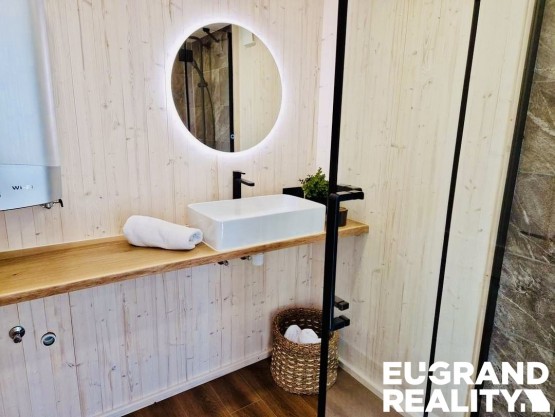 c4281c26-adde-41f7-a057-039f41caf5fc