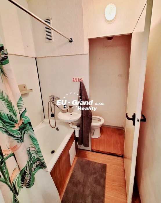 04a51097-898b-4fbd-b99a-f6095b529d26