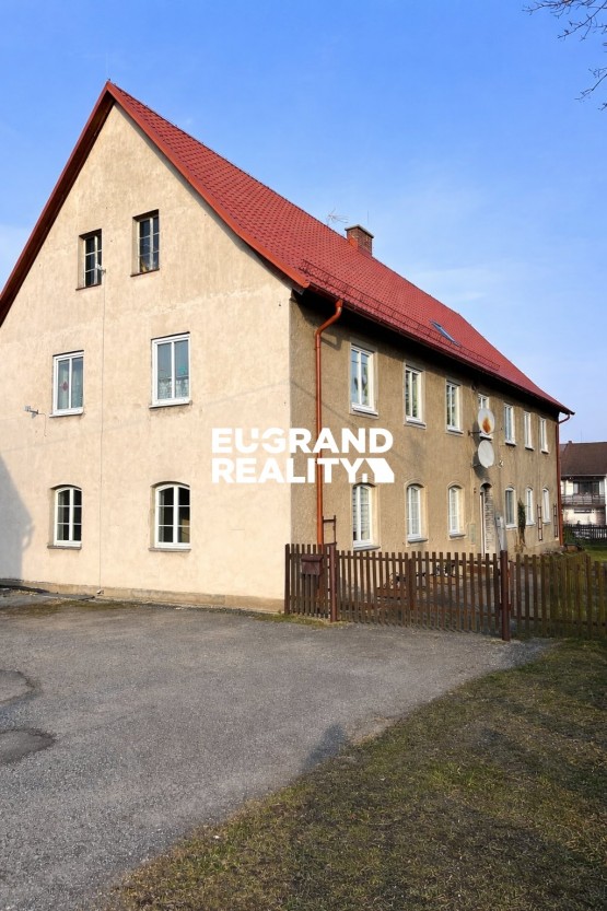 CFC97035-8398-453E-A8D0-5C8BA76CBC69